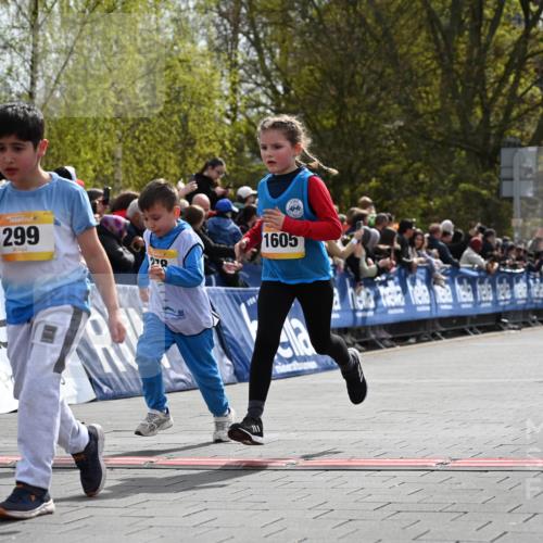 12.04.2026 - 45. Internationalen Wilhelmsburger Insellauf J. Mangold http://msf.ph/oto/9521928 12.04.2026 14:20:53 Ziel 537, 30, 133, 977, 84, 1606, 473, 956, 467, 324, 299, 1605, 278, 760 meine-sportfotos.de