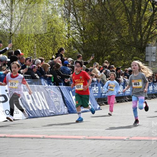12.04.2026 - 45. Internationalen Wilhelmsburger Insellauf J. Mangold http://msf.ph/oto/9521952 12.04.2026 14:20:59 Ziel 760, 257, 463, 437, 1616, 692, 696, 107, 818, 732 meine-sportfotos.de