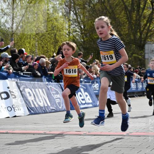 12.04.2026 - 45. Internationalen Wilhelmsburger Insellauf J. Mangold http://msf.ph/oto/9521965 12.04.2026 14:21:01 Ziel 257, 463, 437, 1616, 692, 696, 107, 818, 732, 756, 1603, 162 meine-sportfotos.de