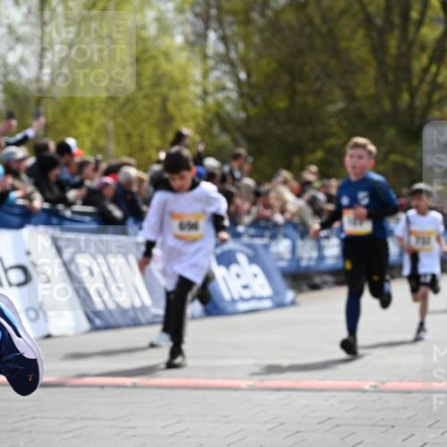 12.04.2026 - 45. Internationalen Wilhelmsburger Insellauf J. Mangold http://msf.ph/oto/9521975 12.04.2026 14:21:01 Ziel 257, 463, 437, 1616, 692, 696, 107, 818, 732, 756, 1603, 162 meine-sportfotos.de