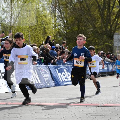 12.04.2026 - 45. Internationalen Wilhelmsburger Insellauf J. Mangold http://msf.ph/oto/9521976 12.04.2026 14:21:02 Ziel 257, 463, 437, 1616, 692, 696, 107, 818, 732, 756, 1603, 162 meine-sportfotos.de