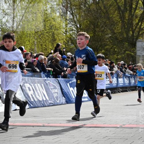 12.04.2026 - 45. Internationalen Wilhelmsburger Insellauf J. Mangold http://msf.ph/oto/9521978 12.04.2026 14:21:02 Ziel 257, 463, 437, 1616, 692, 696, 107, 818, 732, 756, 1603, 162 meine-sportfotos.de