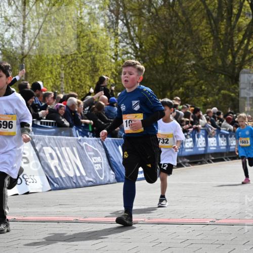 12.04.2026 - 45. Internationalen Wilhelmsburger Insellauf J. Mangold http://msf.ph/oto/9521979 12.04.2026 14:21:02 Ziel 257, 463, 437, 1616, 692, 696, 107, 818, 732, 756, 1603, 162 meine-sportfotos.de