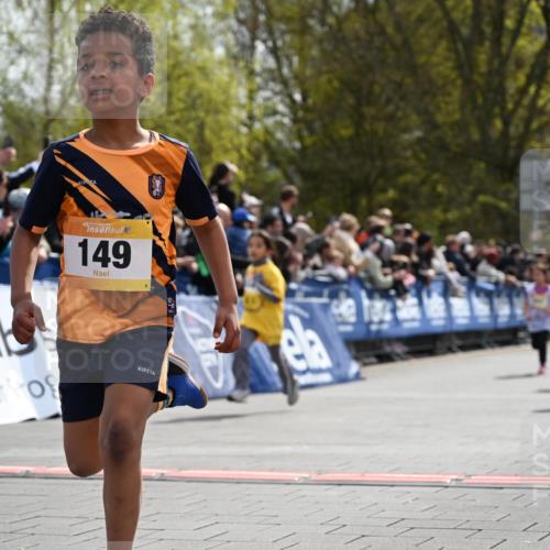 12.04.2026 - 45. Internationalen Wilhelmsburger Insellauf J. Mangold http://msf.ph/oto/9522015 12.04.2026 14:21:09 Ziel 162, 280, 149, 634, 812, 618, 241 meine-sportfotos.de