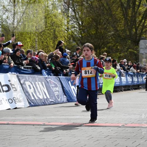 12.04.2026 - 45. Internationalen Wilhelmsburger Insellauf J. Mangold http://msf.ph/oto/9522020 12.04.2026 14:21:11 Ziel 280, 149, 634, 812, 618, 241, 306, 1001, 130, 126, 460 meine-sportfotos.de