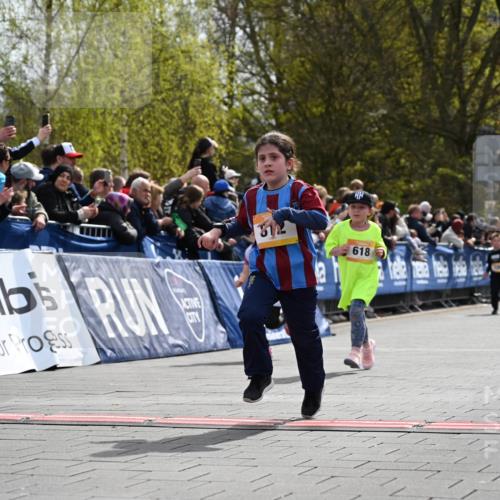 12.04.2026 - 45. Internationalen Wilhelmsburger Insellauf J. Mangold http://msf.ph/oto/9522021 12.04.2026 14:21:11 Ziel 280, 149, 634, 812, 618, 241, 306, 1001, 130, 126, 460 meine-sportfotos.de