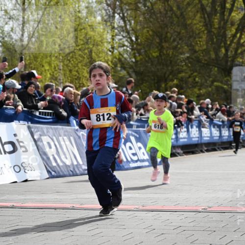 12.04.2026 - 45. Internationalen Wilhelmsburger Insellauf J. Mangold http://msf.ph/oto/9522024 12.04.2026 14:21:11 Ziel 280, 149, 634, 812, 618, 241, 306, 1001, 130, 126, 460 meine-sportfotos.de