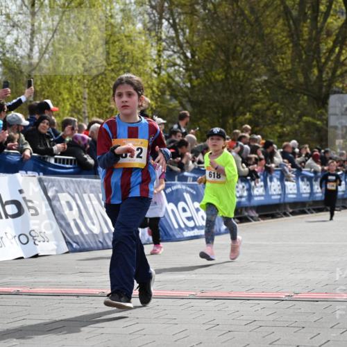 12.04.2026 - 45. Internationalen Wilhelmsburger Insellauf J. Mangold http://msf.ph/oto/9522025 12.04.2026 14:21:11 Ziel 280, 149, 634, 812, 618, 241, 306, 1001, 130, 126, 460 meine-sportfotos.de