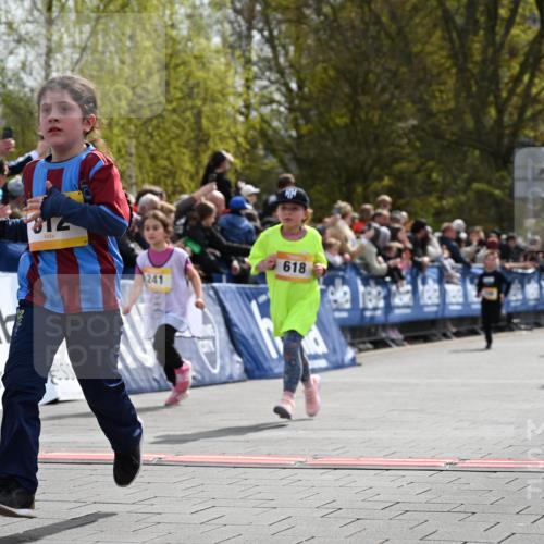 12.04.2026 - 45. Internationalen Wilhelmsburger Insellauf J. Mangold http://msf.ph/oto/9522029 12.04.2026 14:21:11 Ziel 280, 149, 634, 812, 618, 241, 306, 1001, 130, 126, 460 meine-sportfotos.de