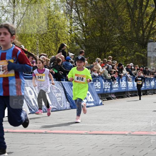 12.04.2026 - 45. Internationalen Wilhelmsburger Insellauf J. Mangold http://msf.ph/oto/9522030 12.04.2026 14:21:12 Ziel 280, 149, 634, 812, 618, 241, 306, 1001, 130, 126, 460, 821, 99, 771, 62, 768 meine-sportfotos.de