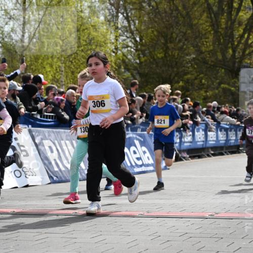 12.04.2026 - 45. Internationalen Wilhelmsburger Insellauf J. Mangold http://msf.ph/oto/9522049 12.04.2026 14:21:15 Ziel 618, 241, 306, 1001, 130, 126, 460, 821, 99, 771, 62, 768, 937, 263 meine-sportfotos.de