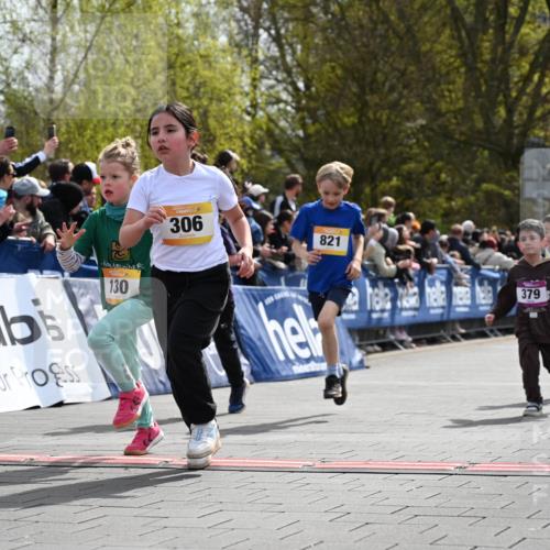 12.04.2026 - 45. Internationalen Wilhelmsburger Insellauf J. Mangold http://msf.ph/oto/9522051 12.04.2026 14:21:15 Ziel 618, 241, 306, 1001, 130, 126, 460, 821, 99, 771, 62, 768, 937, 263 meine-sportfotos.de