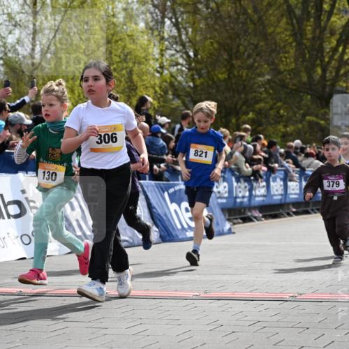 12.04.2026 - 45. Internationalen Wilhelmsburger Insellauf J. Mangold http://msf.ph/oto/9522052 12.04.2026 14:21:15 Ziel 618, 241, 306, 1001, 130, 126, 460, 821, 99, 771, 62, 768, 937, 263 meine-sportfotos.de