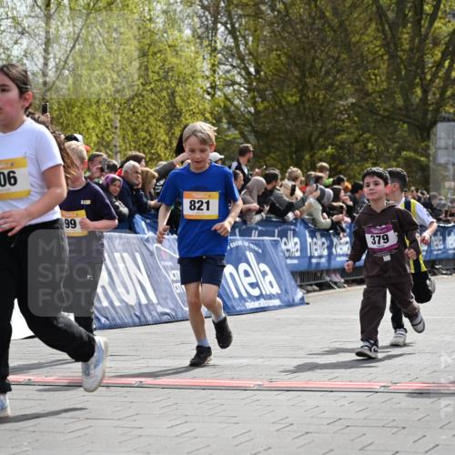 12.04.2026 - 45. Internationalen Wilhelmsburger Insellauf J. Mangold http://msf.ph/oto/9522057 12.04.2026 14:21:15 Ziel 618, 241, 306, 1001, 130, 126, 460, 821, 99, 771, 62, 768, 937, 263 meine-sportfotos.de