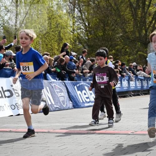 12.04.2026 - 45. Internationalen Wilhelmsburger Insellauf J. Mangold http://msf.ph/oto/9522063 12.04.2026 14:21:16 Ziel 618, 241, 306, 1001, 130, 126, 460, 821, 99, 771, 62, 768, 937, 263, 139, 1611 meine-sportfotos.de