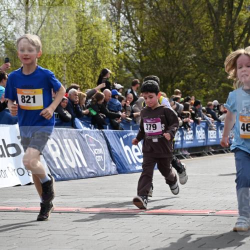 12.04.2026 - 45. Internationalen Wilhelmsburger Insellauf J. Mangold http://msf.ph/oto/9522064 12.04.2026 14:21:16 Ziel 618, 241, 306, 1001, 130, 126, 460, 821, 99, 771, 62, 768, 937, 263, 139, 1611 meine-sportfotos.de