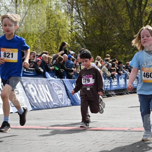 12.04.2026 - 45. Internationalen Wilhelmsburger Insellauf J. Mangold http://msf.ph/oto/9522065 12.04.2026 14:21:16 Ziel 618, 241, 306, 1001, 130, 126, 460, 821, 99, 771, 62, 768, 937, 263, 139, 1611 meine-sportfotos.de