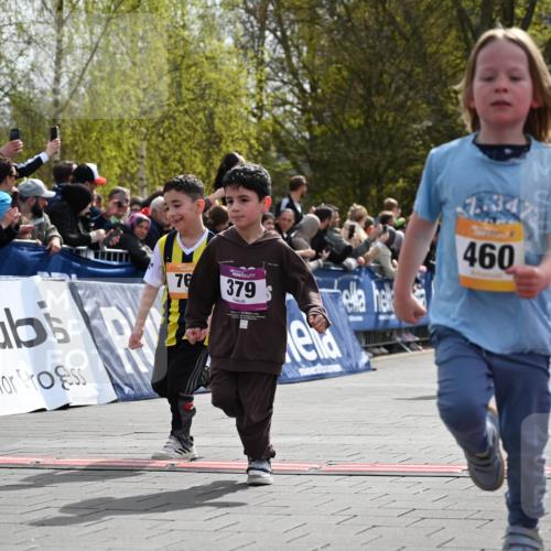 12.04.2026 - 45. Internationalen Wilhelmsburger Insellauf J. Mangold http://msf.ph/oto/9522069 12.04.2026 14:21:16 Ziel 618, 241, 306, 1001, 130, 126, 460, 821, 99, 771, 62, 768, 937, 263, 139, 1611 meine-sportfotos.de