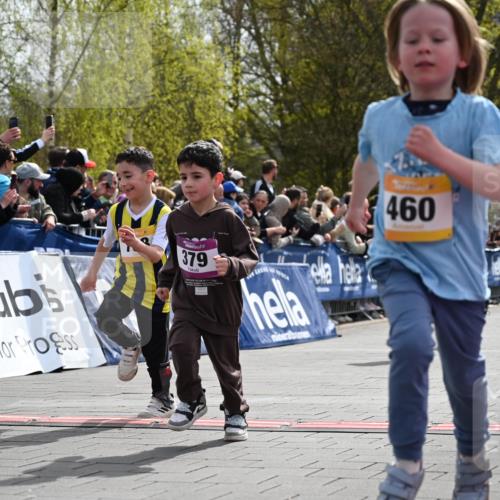 12.04.2026 - 45. Internationalen Wilhelmsburger Insellauf J. Mangold http://msf.ph/oto/9522070 12.04.2026 14:21:16 Ziel 618, 241, 306, 1001, 130, 126, 460, 821, 99, 771, 62, 768, 937, 263, 139, 1611 meine-sportfotos.de