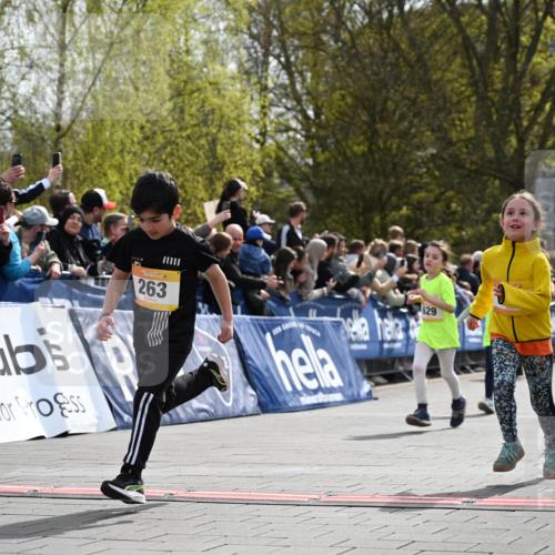 12.04.2026 - 45. Internationalen Wilhelmsburger Insellauf J. Mangold http://msf.ph/oto/9522077 12.04.2026 14:21:20 Ziel 821, 99, 771, 62, 768, 937, 263, 139, 1611, 629, 566, 564, 607, 980 meine-sportfotos.de