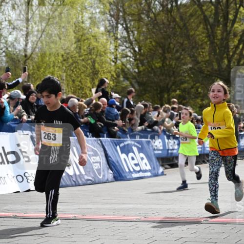 12.04.2026 - 45. Internationalen Wilhelmsburger Insellauf J. Mangold http://msf.ph/oto/9522078 12.04.2026 14:21:20 Ziel 821, 99, 771, 62, 768, 937, 263, 139, 1611, 629, 566, 564, 607, 980 meine-sportfotos.de