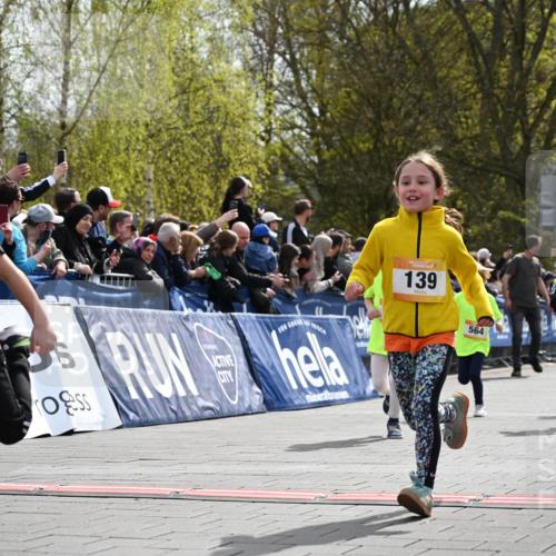 12.04.2026 - 45. Internationalen Wilhelmsburger Insellauf J. Mangold http://msf.ph/oto/9522082 12.04.2026 14:21:20 Ziel 821, 99, 771, 62, 768, 937, 263, 139, 1611, 629, 566, 564, 607, 980 meine-sportfotos.de