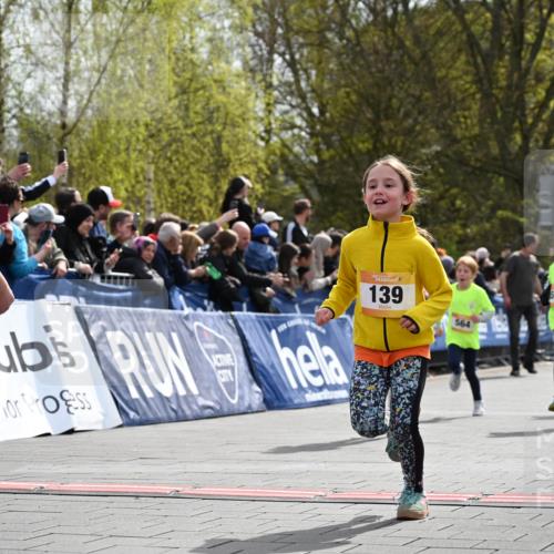 12.04.2026 - 45. Internationalen Wilhelmsburger Insellauf J. Mangold http://msf.ph/oto/9522083 12.04.2026 14:21:20 Ziel 821, 99, 771, 62, 768, 937, 263, 139, 1611, 629, 566, 564, 607, 980 meine-sportfotos.de