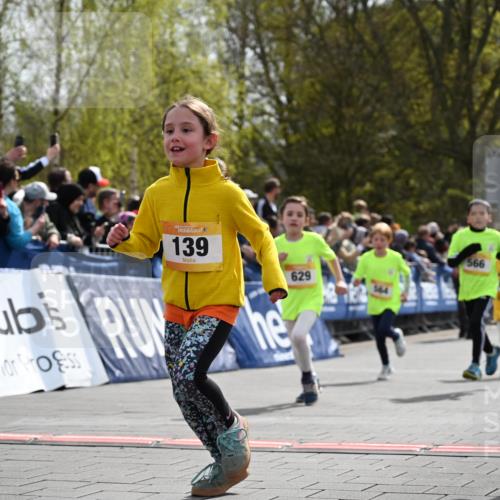 12.04.2026 - 45. Internationalen Wilhelmsburger Insellauf J. Mangold http://msf.ph/oto/9522087 12.04.2026 14:21:21 Ziel 937, 263, 139, 1611, 629, 566, 564, 607, 980, 1630, 991, 302 meine-sportfotos.de