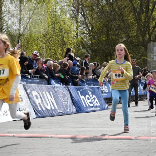 12.04.2026 - 45. Internationalen Wilhelmsburger Insellauf J. Mangold http://msf.ph/oto/9522104 12.04.2026 14:21:23 Ziel 937, 263, 139, 1611, 629, 566, 564, 607, 980, 1630, 991, 302, 562, 309, 282 meine-sportfotos.de