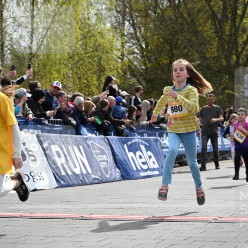 12.04.2026 - 45. Internationalen Wilhelmsburger Insellauf J. Mangold http://msf.ph/oto/9522105 12.04.2026 14:21:23 Ziel 937, 263, 139, 1611, 629, 566, 564, 607, 980, 1630, 991, 302, 562, 309, 282 meine-sportfotos.de