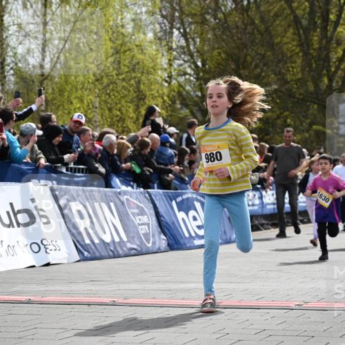12.04.2026 - 45. Internationalen Wilhelmsburger Insellauf J. Mangold http://msf.ph/oto/9522107 12.04.2026 14:21:23 Ziel 937, 263, 139, 1611, 629, 566, 564, 607, 980, 1630, 991, 302, 562, 309, 282 meine-sportfotos.de
