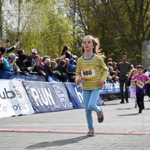 12.04.2026 - 45. Internationalen Wilhelmsburger Insellauf J. Mangold http://msf.ph/oto/9522108 12.04.2026 14:21:23 Ziel 937, 263, 139, 1611, 629, 566, 564, 607, 980, 1630, 991, 302, 562, 309, 282 meine-sportfotos.de
