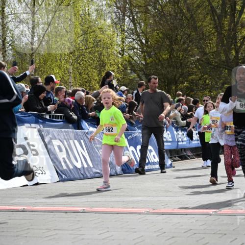 12.04.2026 - 45. Internationalen Wilhelmsburger Insellauf J. Mangold http://msf.ph/oto/9522132 12.04.2026 14:21:26 Ziel 566, 564, 607, 980, 1630, 991, 302, 562, 309, 282, 528, 797, 984, 811, 128, 828, 1005 meine-sportfotos.de