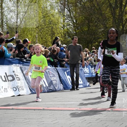 12.04.2026 - 45. Internationalen Wilhelmsburger Insellauf J. Mangold http://msf.ph/oto/9522136 12.04.2026 14:21:27 Ziel 980, 1630, 991, 302, 562, 309, 282, 528, 797, 984, 811, 128, 828, 1005, 925, 253 meine-sportfotos.de
