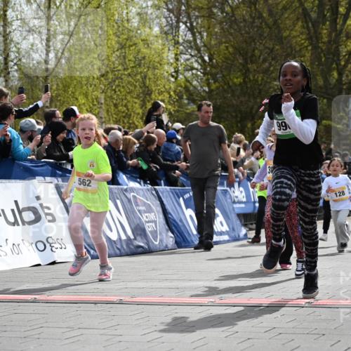 12.04.2026 - 45. Internationalen Wilhelmsburger Insellauf J. Mangold http://msf.ph/oto/9522137 12.04.2026 14:21:27 Ziel 980, 1630, 991, 302, 562, 309, 282, 528, 797, 984, 811, 128, 828, 1005, 925, 253 meine-sportfotos.de