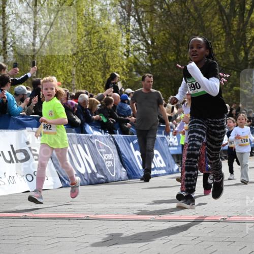 12.04.2026 - 45. Internationalen Wilhelmsburger Insellauf J. Mangold http://msf.ph/oto/9522138 12.04.2026 14:21:27 Ziel 980, 1630, 991, 302, 562, 309, 282, 528, 797, 984, 811, 128, 828, 1005, 925, 253 meine-sportfotos.de