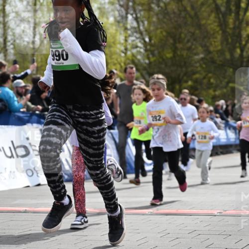 12.04.2026 - 45. Internationalen Wilhelmsburger Insellauf J. Mangold http://msf.ph/oto/9522143 12.04.2026 14:21:27 Ziel 980, 1630, 991, 302, 562, 309, 282, 528, 797, 984, 811, 128, 828, 1005, 925, 253 meine-sportfotos.de