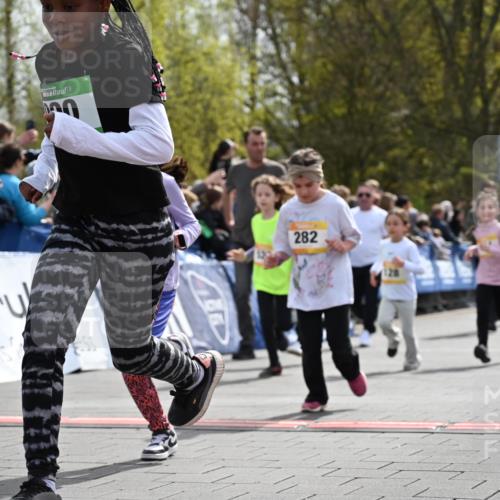 12.04.2026 - 45. Internationalen Wilhelmsburger Insellauf J. Mangold http://msf.ph/oto/9522144 12.04.2026 14:21:27 Ziel 980, 1630, 991, 302, 562, 309, 282, 528, 797, 984, 811, 128, 828, 1005, 925, 253 meine-sportfotos.de