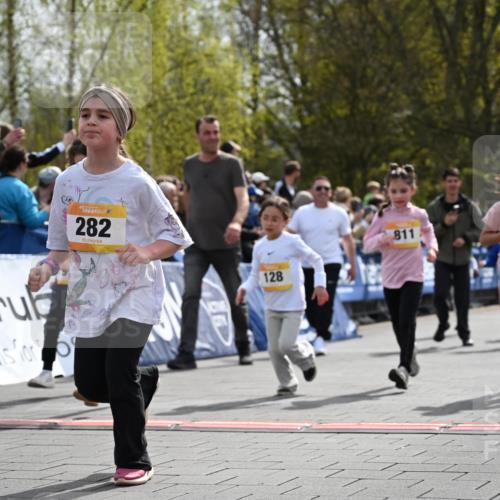 12.04.2026 - 45. Internationalen Wilhelmsburger Insellauf J. Mangold http://msf.ph/oto/9522152 12.04.2026 14:21:28 Ziel 1630, 991, 302, 562, 309, 282, 528, 797, 984, 811, 128, 828, 1005, 925, 253, 988, 964 meine-sportfotos.de