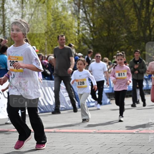 12.04.2026 - 45. Internationalen Wilhelmsburger Insellauf J. Mangold http://msf.ph/oto/9522153 12.04.2026 14:21:28 Ziel 1630, 991, 302, 562, 309, 282, 528, 797, 984, 811, 128, 828, 1005, 925, 253, 988, 964 meine-sportfotos.de