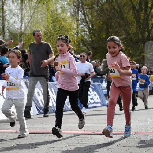 12.04.2026 - 45. Internationalen Wilhelmsburger Insellauf J. Mangold http://msf.ph/oto/9522160 12.04.2026 14:21:29 Ziel 1630, 991, 302, 562, 309, 282, 528, 797, 984, 811, 128, 828, 1005, 925, 253, 988, 964 meine-sportfotos.de