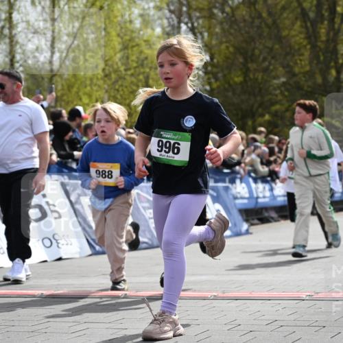 12.04.2026 - 45. Internationalen Wilhelmsburger Insellauf J. Mangold http://msf.ph/oto/9522168 12.04.2026 14:21:32 Ziel 528, 797, 984, 811, 128, 828, 1005, 925, 253, 988, 964, 972, 1627, 951 meine-sportfotos.de