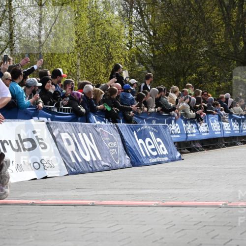 12.04.2026 - 45. Internationalen Wilhelmsburger Insellauf J. Mangold http://msf.ph/oto/9522173 12.04.2026 14:21:34 Ziel 1005, 925, 253, 988, 964, 972, 1627, 951, 260 meine-sportfotos.de