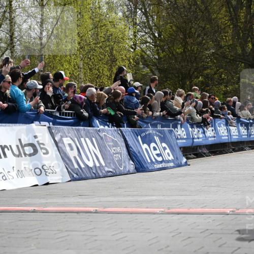 12.04.2026 - 45. Internationalen Wilhelmsburger Insellauf J. Mangold http://msf.ph/oto/9522176 12.04.2026 14:21:34 Ziel 1005, 925, 253, 988, 964, 972, 1627, 951, 260 meine-sportfotos.de