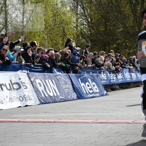 12.04.2026 - 45. Internationalen Wilhelmsburger Insellauf J. Mangold http://msf.ph/oto/9522182 12.04.2026 14:21:35 Ziel 925, 253, 988, 964, 972, 1627, 951, 260, 957, 823 meine-sportfotos.de