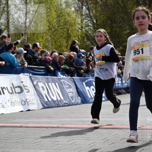 12.04.2026 - 45. Internationalen Wilhelmsburger Insellauf J. Mangold http://msf.ph/oto/9522189 12.04.2026 14:21:37 Ziel 972, 1627, 951, 260, 957, 823, 117, 558, 267 meine-sportfotos.de