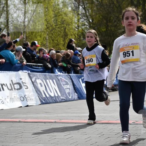 12.04.2026 - 45. Internationalen Wilhelmsburger Insellauf J. Mangold http://msf.ph/oto/9522190 12.04.2026 14:21:37 Ziel 972, 1627, 951, 260, 957, 823, 117, 558, 267 meine-sportfotos.de