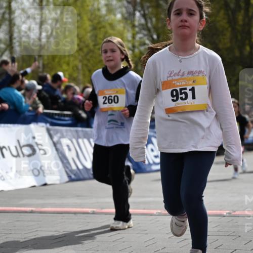 12.04.2026 - 45. Internationalen Wilhelmsburger Insellauf J. Mangold http://msf.ph/oto/9522194 12.04.2026 14:21:38 Ziel 972, 1627, 951, 260, 957, 823, 117, 558, 267, 657, 698, 678, 279 meine-sportfotos.de