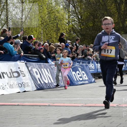 12.04.2026 - 45. Internationalen Wilhelmsburger Insellauf J. Mangold http://msf.ph/oto/9522204 12.04.2026 14:21:40 Ziel 1627, 951, 260, 957, 823, 117, 558, 267, 657, 698, 678, 279, 960 meine-sportfotos.de