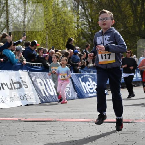 12.04.2026 - 45. Internationalen Wilhelmsburger Insellauf J. Mangold http://msf.ph/oto/9522207 12.04.2026 14:21:41 Ziel 260, 957, 823, 117, 558, 267, 657, 698, 678, 279, 960, 838 meine-sportfotos.de